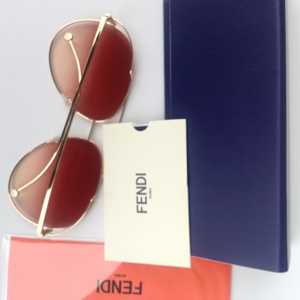 Fendi Oversized Aviator Sunglasses